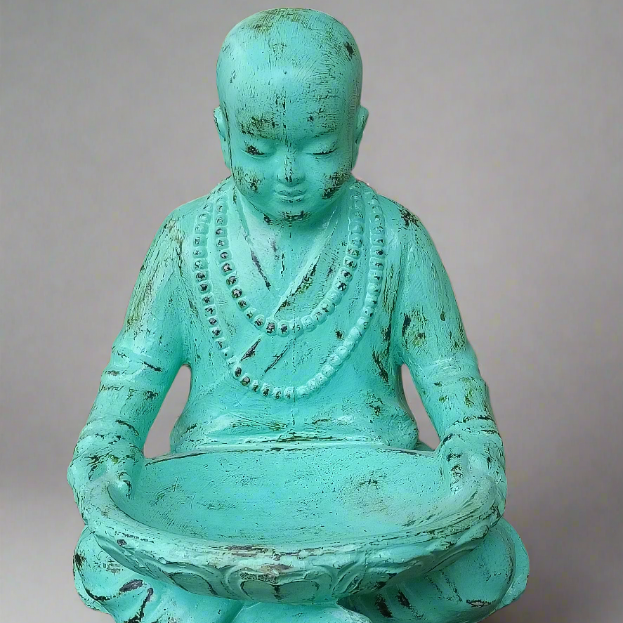 Sitting Prey Man - Green Antique 
