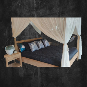 Кровать с балдахином из тикового дерева