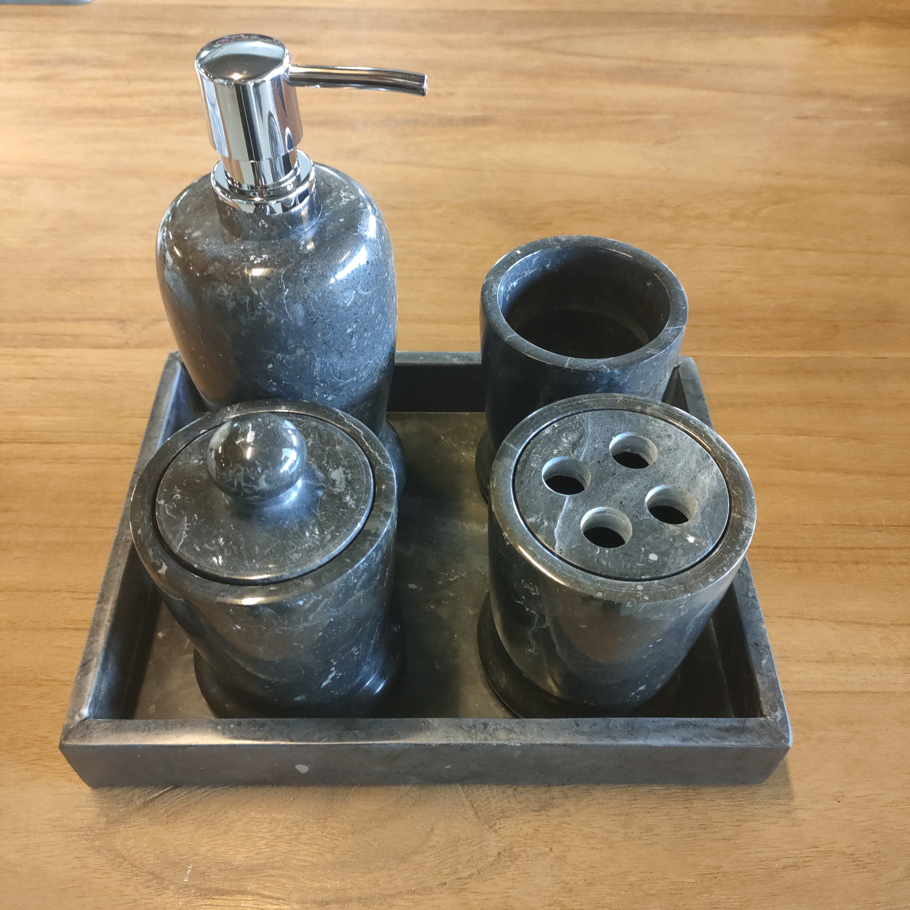 Amenities Set - Vogue Collection.