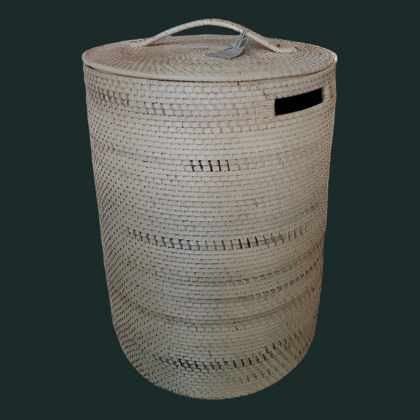 Rattan Laundry Basket in Natural rattan 